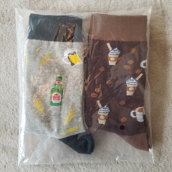 novelty Socks 2 Pack - If You Can Read This, Bring Me...Coffee/Beer - Picture 14 of 15